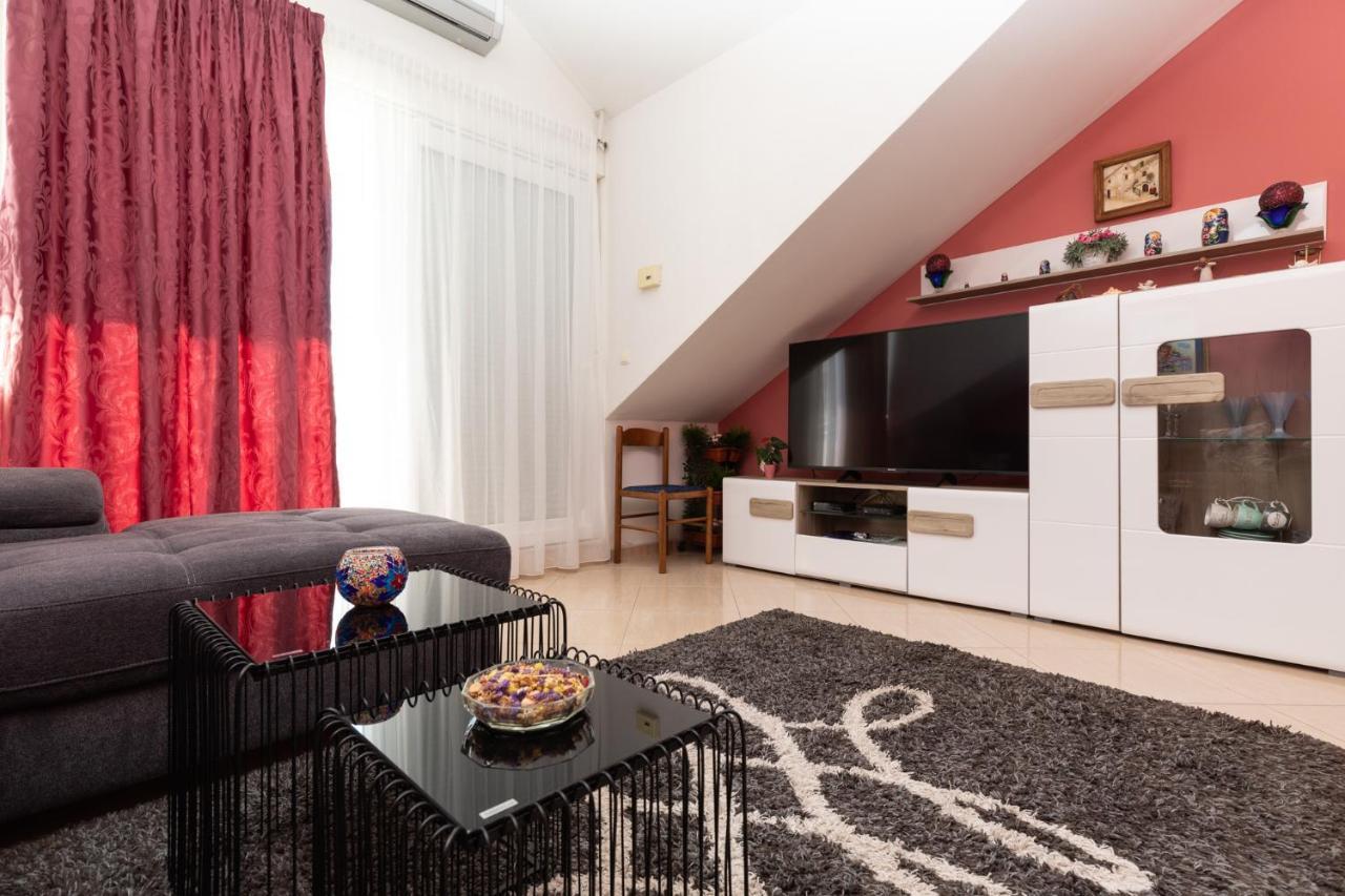 Apartman Monika オミシュ エクステリア 写真